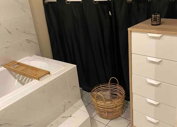 Mini Loft De Charme Au Coeur De La アパート *